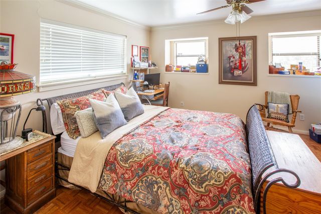 7918 Fairdale Lane, Houston, TX 77063
