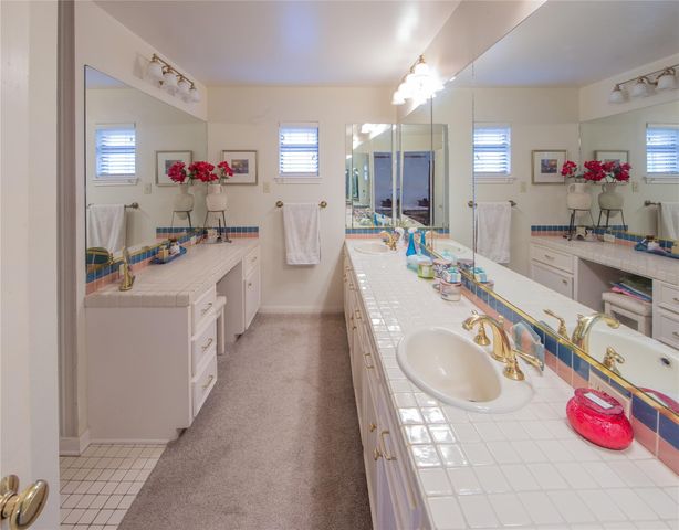 7918 Fairdale Lane, Houston, TX 77063