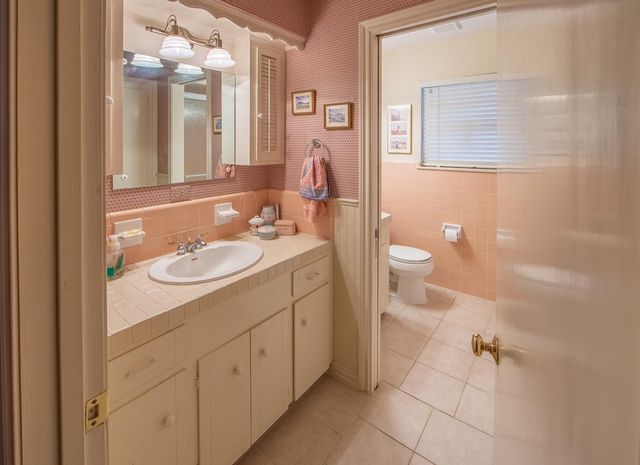 7918 Fairdale Lane, Houston, TX 77063