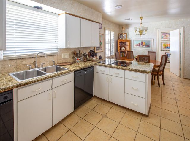 7918 Fairdale Lane, Houston, TX 77063