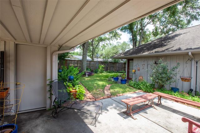 7918 Fairdale Lane, Houston, TX 77063
