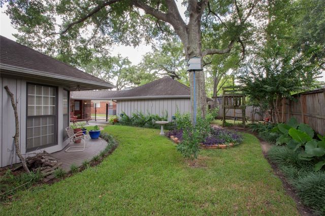7918 Fairdale Lane, Houston, TX 77063