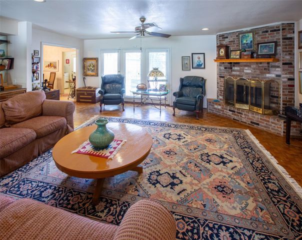 7918 Fairdale Lane, Houston, TX 77063