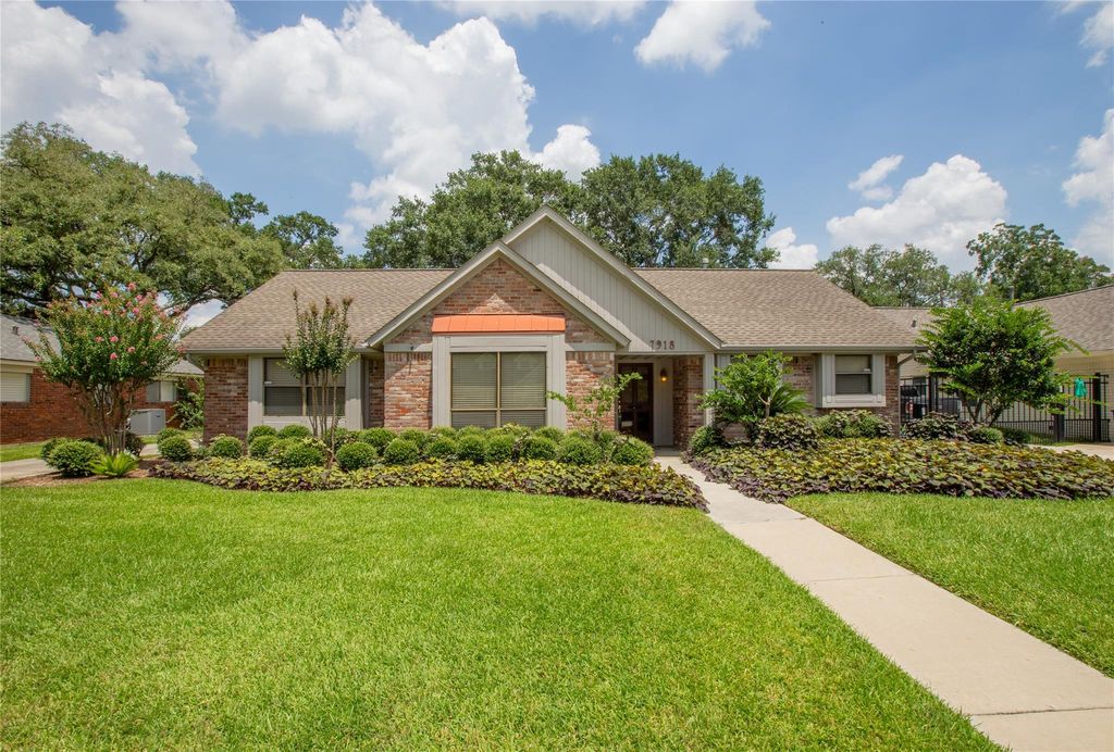 7918 Fairdale Lane, Houston, TX 77063