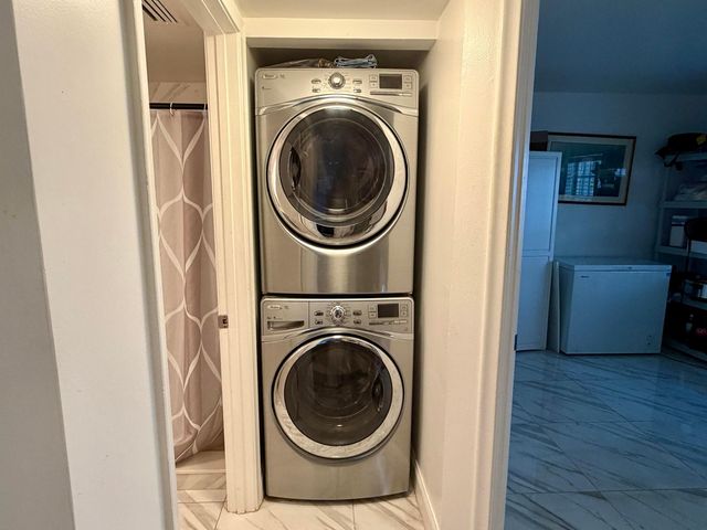 1105 Lake Shore Drive 104, Lake Park, FL 33403