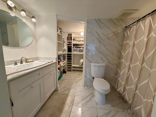 1105 Lake Shore Drive 104, Lake Park, FL 33403