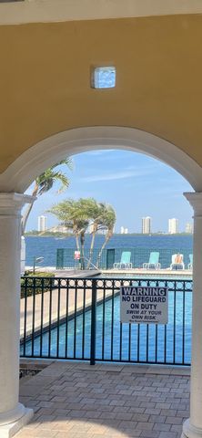 1105 Lake Shore Drive 104, Lake Park, FL 33403