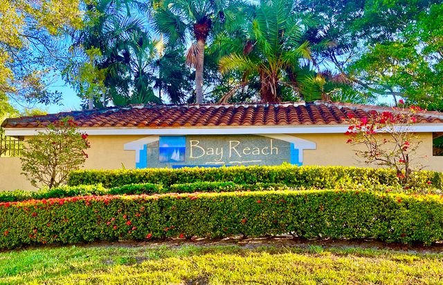 1105 Lake Shore Drive 104, Lake Park, FL 33403