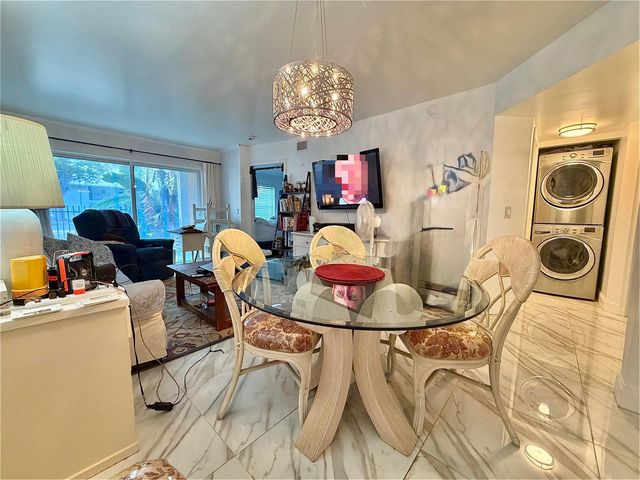 1105 Lake Shore Drive 104, Lake Park, FL 33403