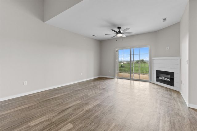 2877 Spring Rose Circle 302, Coralville, IA 52241