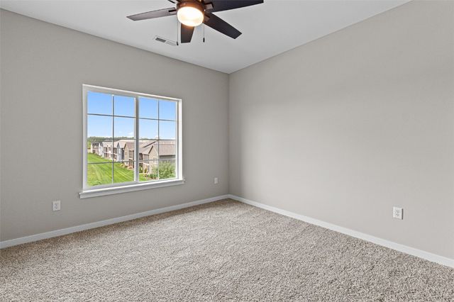 2877 Spring Rose Circle 302, Coralville, IA 52241