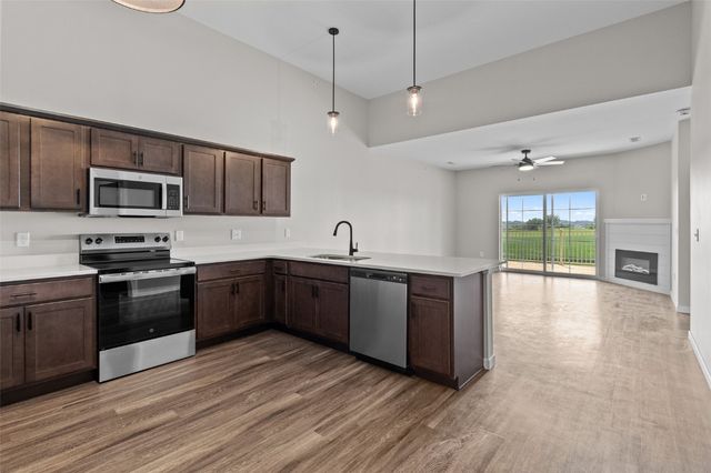 2877 Spring Rose Circle 302, Coralville, IA 52241