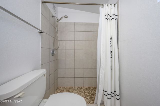 9789 E Burnett Street, Tucson, AZ 85730