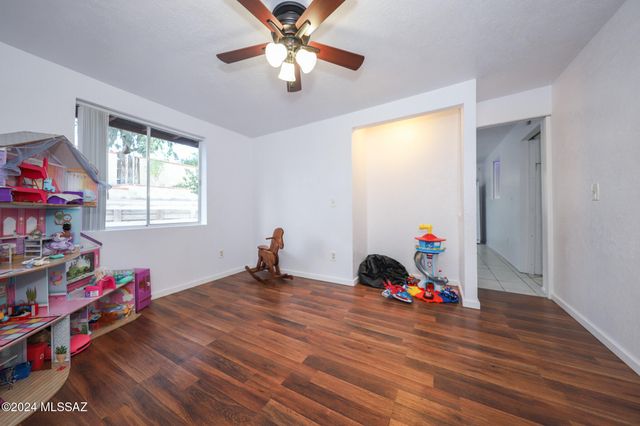 9789 E Burnett Street, Tucson, AZ 85730
