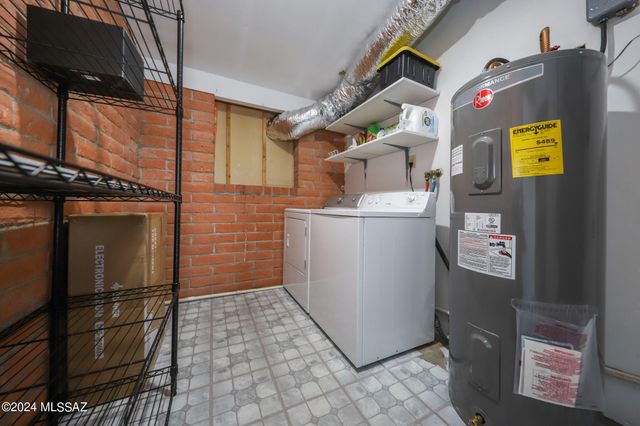 9789 E Burnett Street, Tucson, AZ 85730