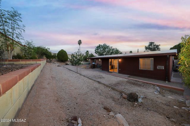 9789 E Burnett Street, Tucson, AZ 85730
