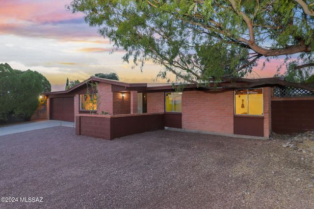 9789 E Burnett Street, Tucson, AZ 85730