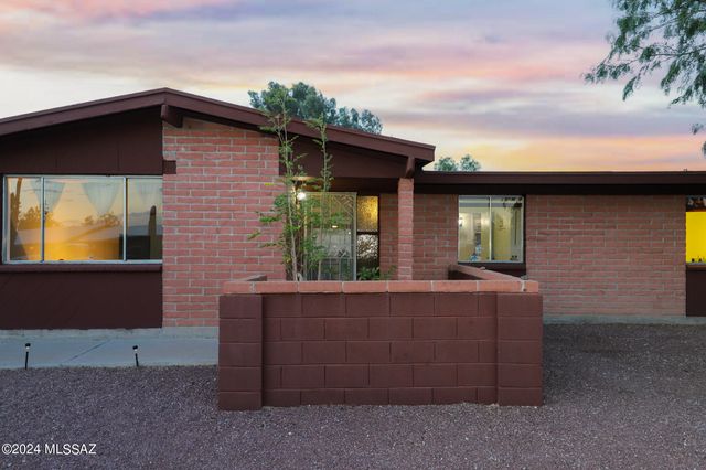 9789 E Burnett Street, Tucson, AZ 85730