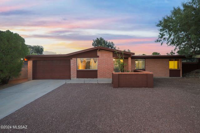 9789 E Burnett Street, Tucson, AZ 85730