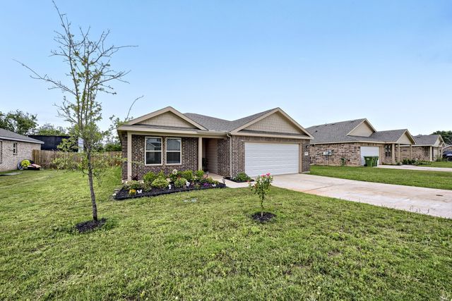 420 Jameson Street, Springtown, TX 76082