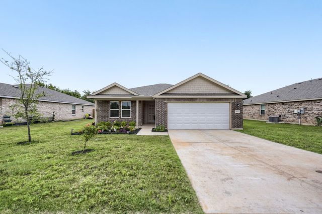 420 Jameson Street, Springtown, TX 76082