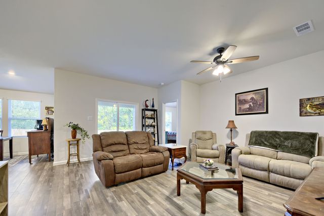 420 Jameson Street, Springtown, TX 76082