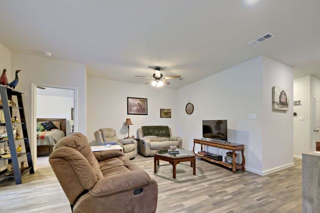 420 Jameson Street, Springtown, TX 76082