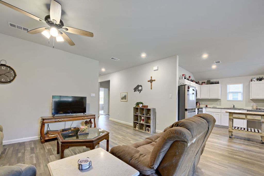420 Jameson Street, Springtown, TX 76082