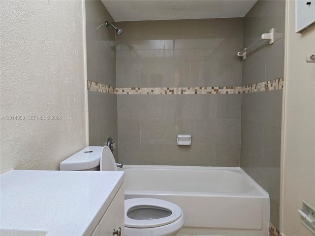11477 NW 39th Ct 205-1, Coral Springs, FL 33065