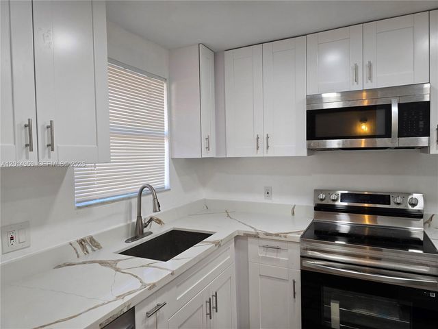11477 NW 39th Ct 205-1, Coral Springs, FL 33065