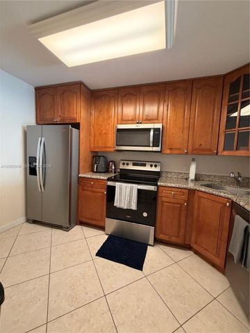 3375 N Country Club Drive 602, Aventura, FL 33180