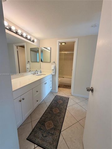 3375 N Country Club Drive 602, Aventura, FL 33180
