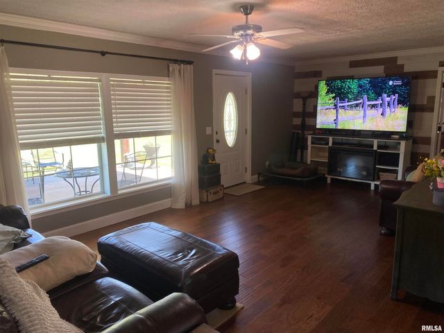 1640 PLEASANT RIDGE Road, Vienna, IL 62995