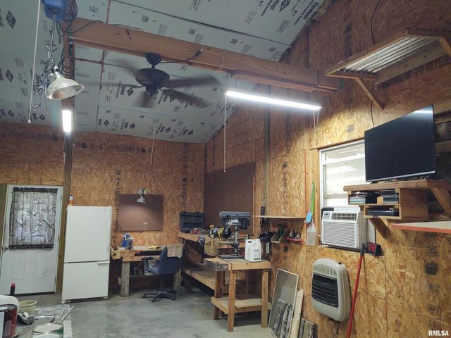 1640 PLEASANT RIDGE Road, Vienna, IL 62995