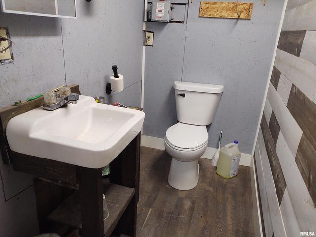 1640 PLEASANT RIDGE Road, Vienna, IL 62995