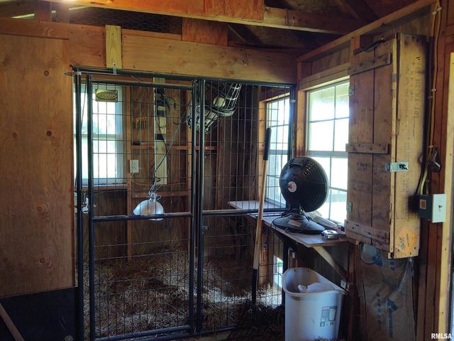 1640 PLEASANT RIDGE Road, Vienna, IL 62995