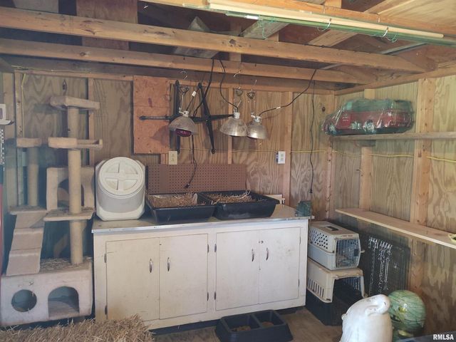 1640 PLEASANT RIDGE Road, Vienna, IL 62995