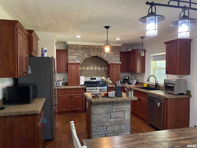 1640 PLEASANT RIDGE Road, Vienna, IL 62995