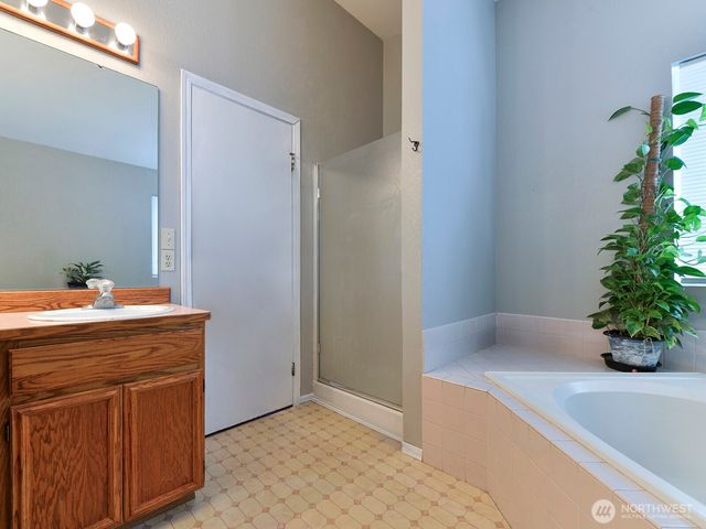 1605 27th Avenue SE, Puyallup, WA 98374