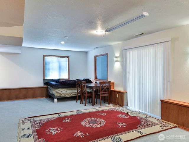 1605 27th Avenue SE, Puyallup, WA 98374