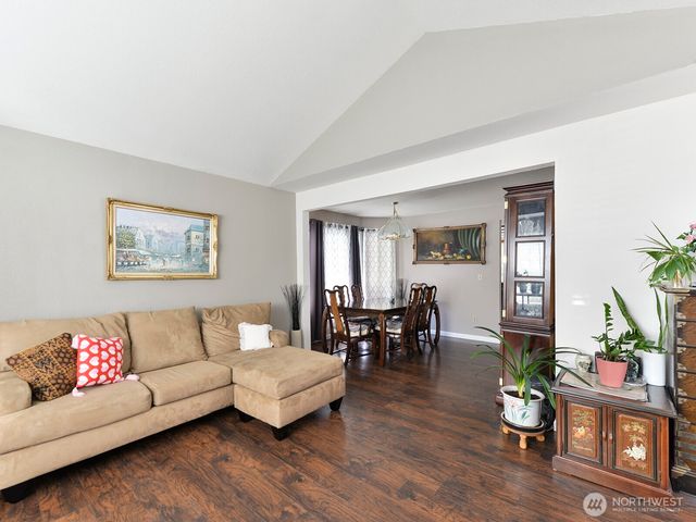 1605 27th Avenue SE, Puyallup, WA 98374