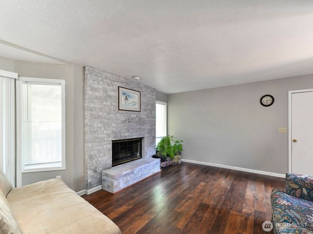 1605 27th Avenue SE, Puyallup, WA 98374