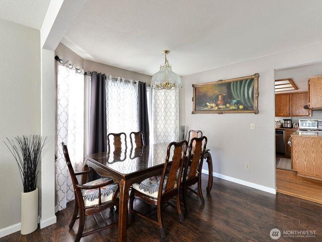 1605 27th Avenue SE, Puyallup, WA 98374