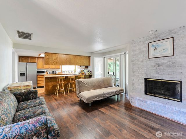 1605 27th Avenue SE, Puyallup, WA 98374