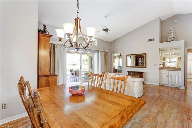 372 Fox Den CIR, Naples, FL 34104