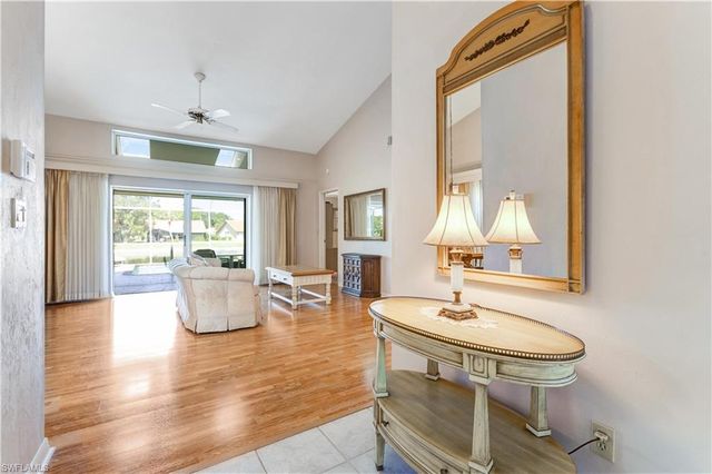 372 Fox Den CIR, Naples, FL 34104