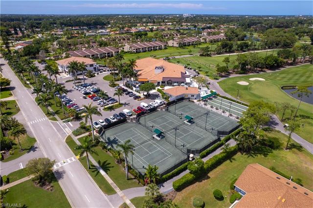 372 Fox Den CIR, Naples, FL 34104