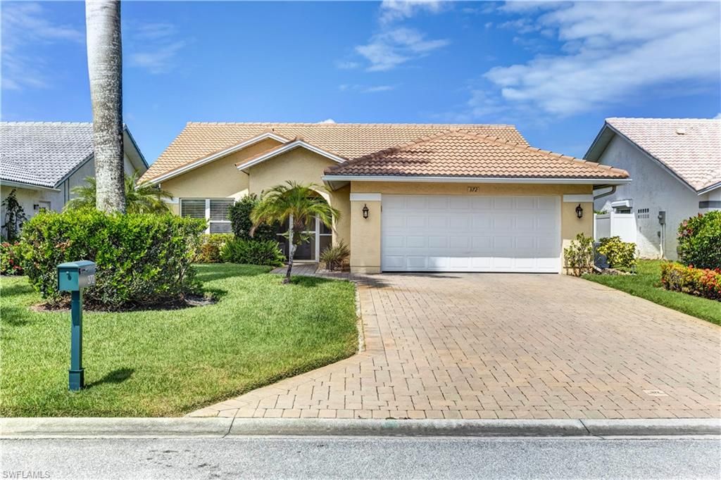 372 Fox Den CIR, Naples, FL 34104