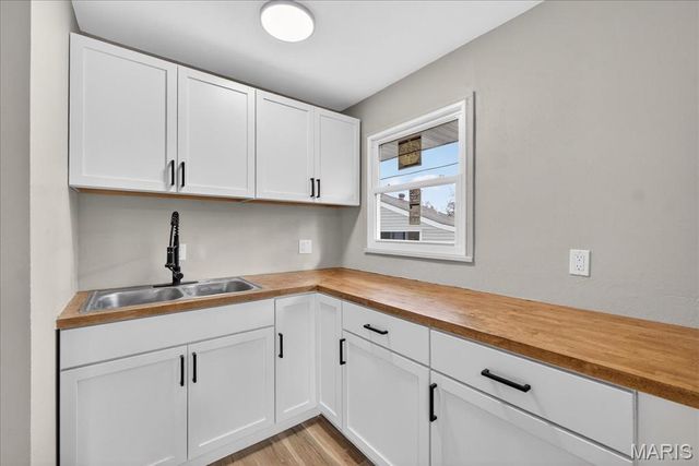 5662 Parchester Drive, Ferguson, MO 63121