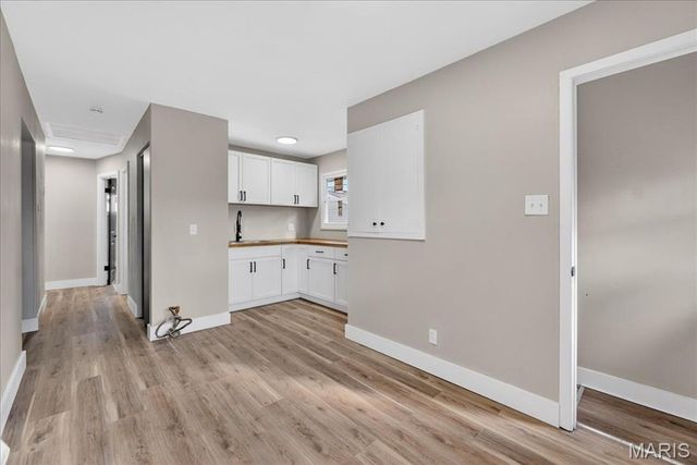 5662 Parchester Drive, Ferguson, MO 63121